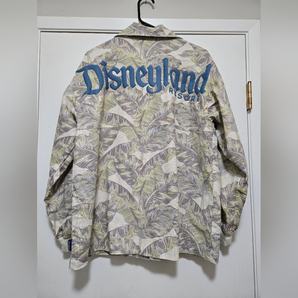 Disneyland NWOT Tropical Palm Button Shirt